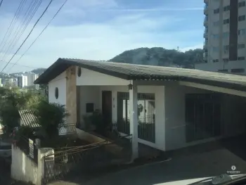 Imagem do anúnio: Vendo casa em Herval D'Oeste , Santa Catarina no bairro Centro