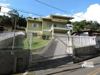 Imagem do anúnio: Vendo casa em Herval D'Oeste , Santa Catarina no bairro Centro
