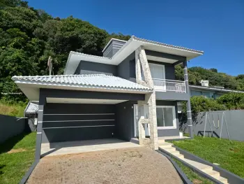Imagem do anúnio: Vendo casa em Concórdia , Santa Catarina no bairro Salete