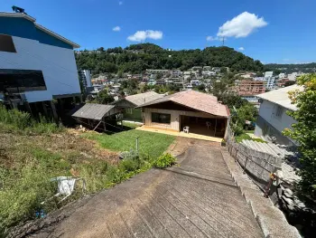 Imagem do anúnio: Vendo casa em Herval D'Oeste , Santa Catarina no bairro Centro